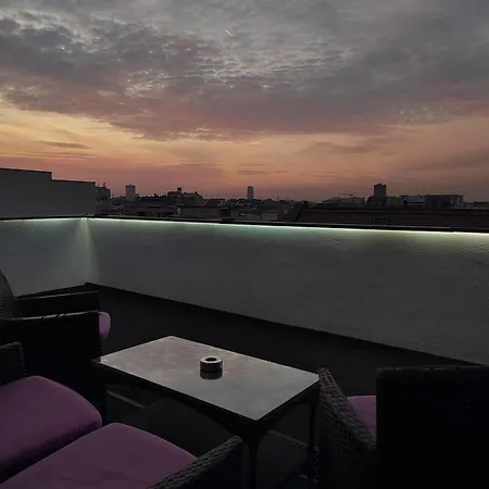 Rooftop Vracar Apartment
