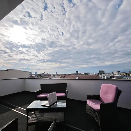 Rooftop Vracar Apartment