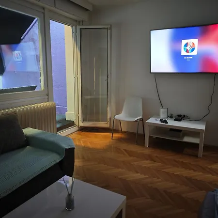 Rooftop Vracar Apartment *